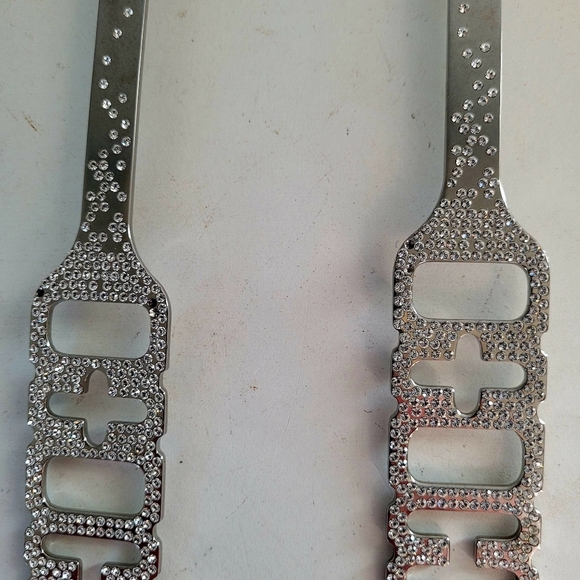 Yaang Stainless Steele and Rhinestone Accent Connecting Hearts Cake Server - Picture 5 of 7